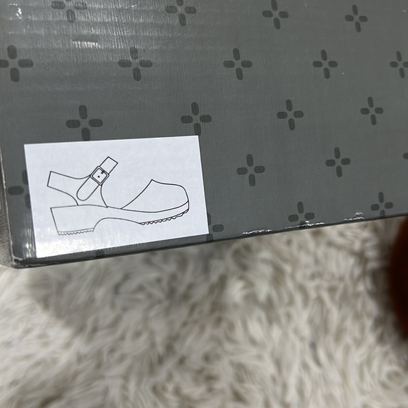 DKNY Sun + Stone Big Girls Dinky Clogs - Picture 4 of 7